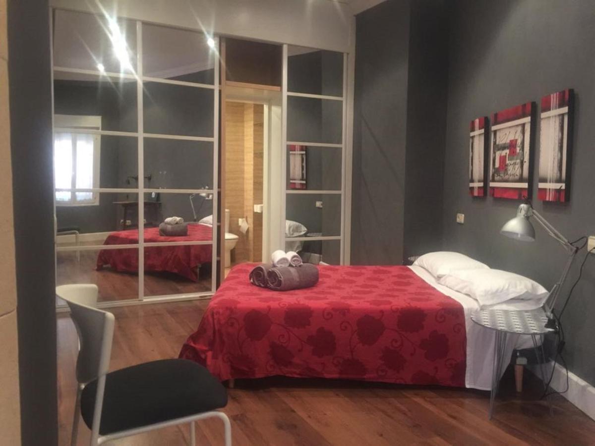Divi Apartments Martinez Montanes Севилья Экстерьер фото