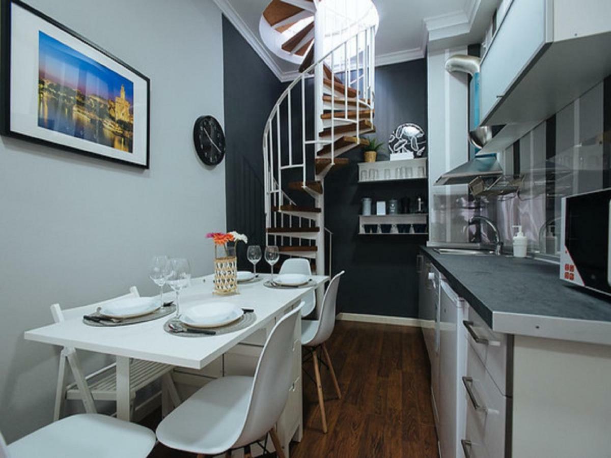Divi Apartments Martinez Montanes Севилья Экстерьер фото